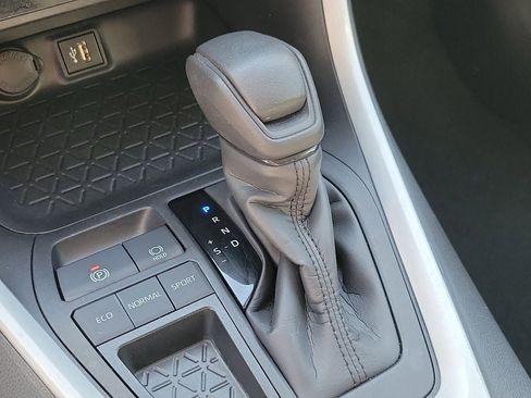 Used 2024 Toyota RAV4 XLE image 27