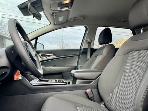 Used 2024 Kia Sportage LX image 19