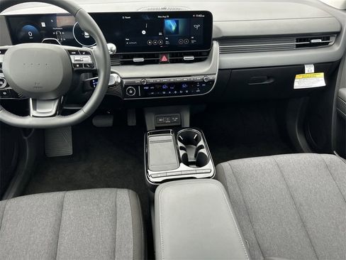 New 2025 Hyundai Ioniq 5 SE image 5