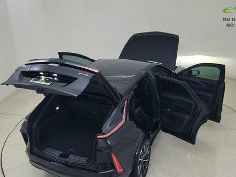 Used 2025 Cadillac Lyriq Sport AWD/4WD image 88