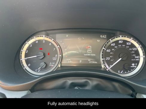 Used 2023 Toyota Highlander L FWD image 18