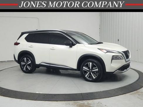 Used 2021 Nissan Rogue Platinum FWD image 1