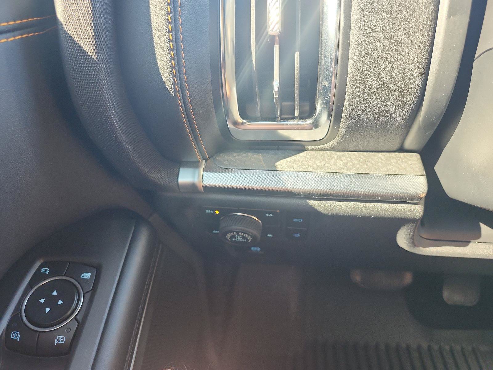 Used 2025 Ford Expedition Tremor AWD/4WD image 24