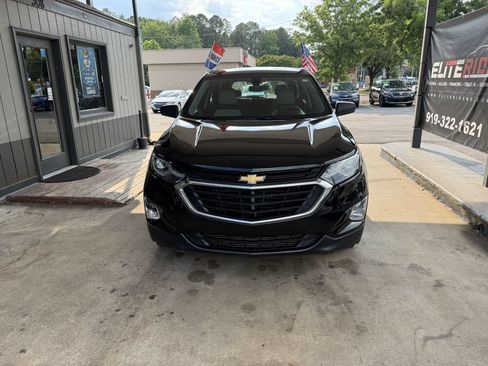 Used 2018 Chevrolet Equinox LS FWD image 2
