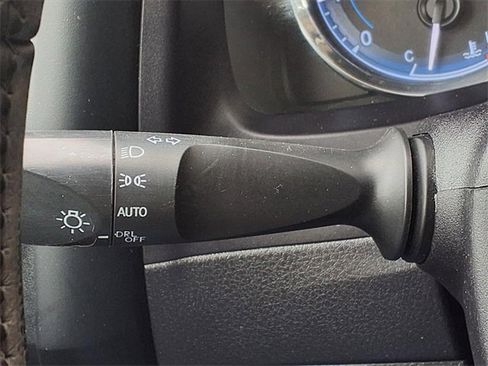 Used 2019 Toyota Corolla SE image 12