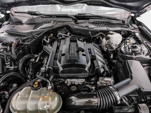 Used 2018 Ford Mustang Coupe RWD image 40