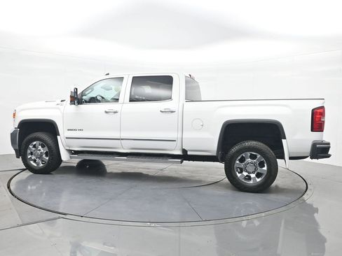 Used 2018 GMC Sierra 2500 SLT w/ Duramax Plus Package AWD/4WD image 8