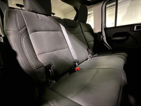 Used 2018 Jeep Wrangler Unlimited Sport image 37