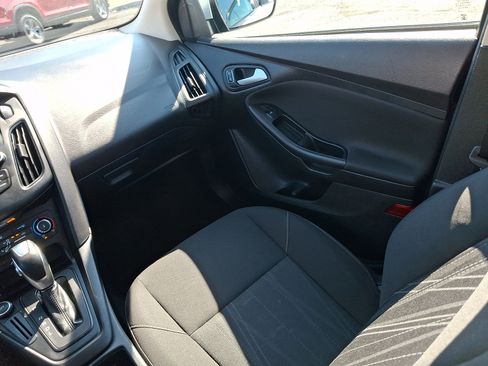 Used 2016 Ford Focus SE FWD image 12