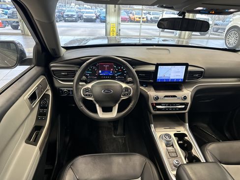 Used 2023 Ford Explorer XLT w/ Equipment Group 202A image 2