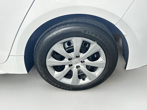 Used 2024 Toyota Corolla LE FWD image 11