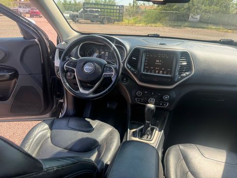 Used 2016 Jeep Cherokee Limited FWD image 22