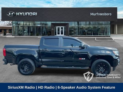 Used 2022 Chevrolet Colorado Z71 w/ Z71 Midnight Edition AWD/4WD image 4