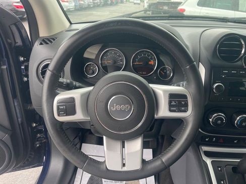 Used 2016 Jeep Compass Latitude AWD/4WD image 30