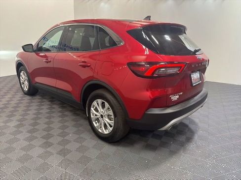 Used 2023 Ford Escape Active AWD/4WD image 3