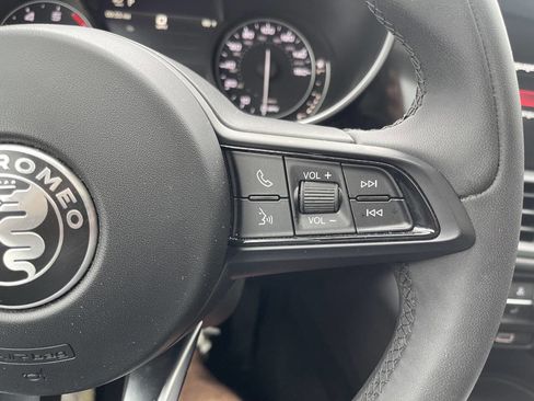 Used 2021 Alfa Romeo Giulia Ti image 31
