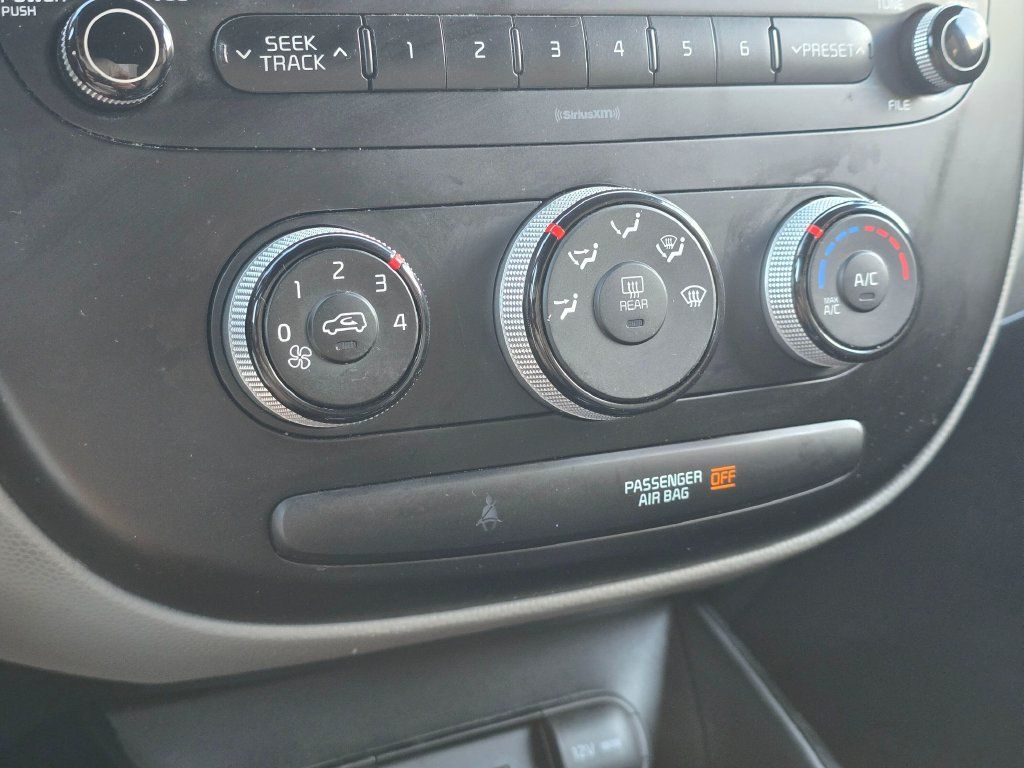 Used 2017 Kia Soul FWD image 19