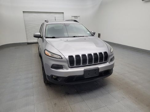 Used 2016 Jeep Cherokee Altitude image 14