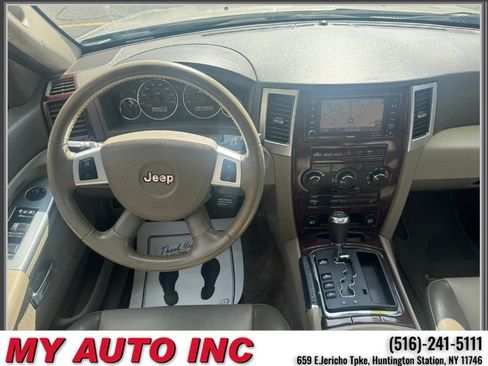 Used 2009 Jeep Grand Cherokee Laredo AWD/4WD image 11