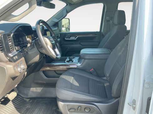 Used 2024 GMC Sierra 3500 SLE w/ SLE Convenience Package AWD/4WD image 9