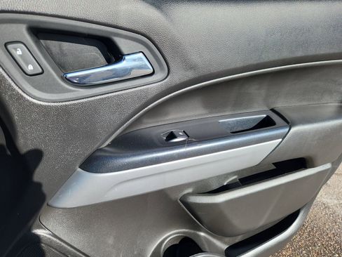 Used 2021 Chevrolet Colorado LT w/ Safety Package image 16