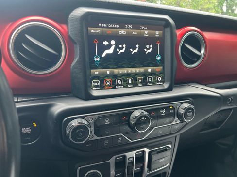 Used 2021 Jeep Gladiator Rubicon AWD/4WD image 31