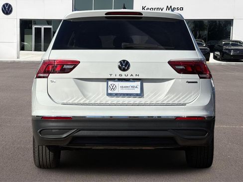 Used 2022 Volkswagen Tiguan SE w/ Panoramic Sunroof Package image 5