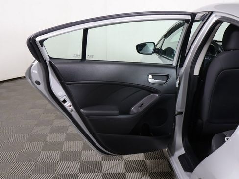 Used 2018 Kia Forte LX w/ LX Popular Package image 17