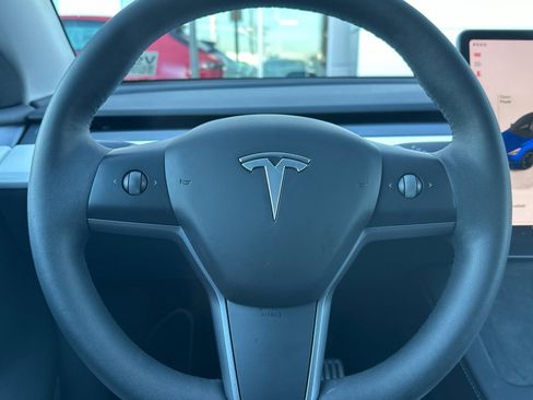 Used 2023 Tesla Model Y Performance image 23