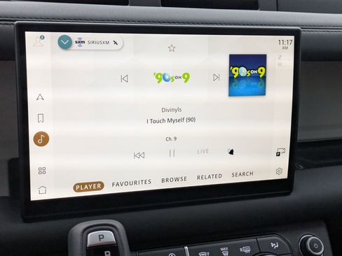 Used 2025 Land Rover Defender 110 S image 22