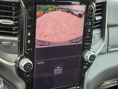 New 2026 RAM 1500 Big Horn AWD/4WD image 9