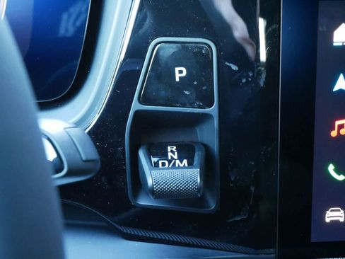 New 2025 Porsche Cayenne image 13