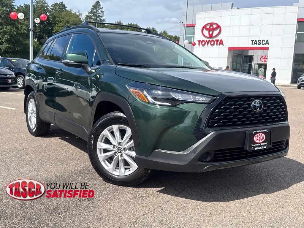 Used 2023 Toyota Corolla Cross LE w/ Moonroof Package AWD/4WD 360° Tour