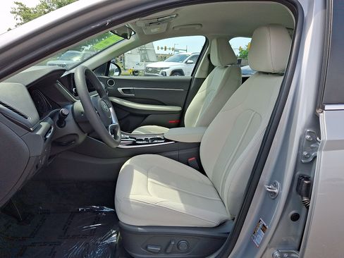 Certified 2023 Hyundai Sonata SEL w/ Cargo Package FWD image 13