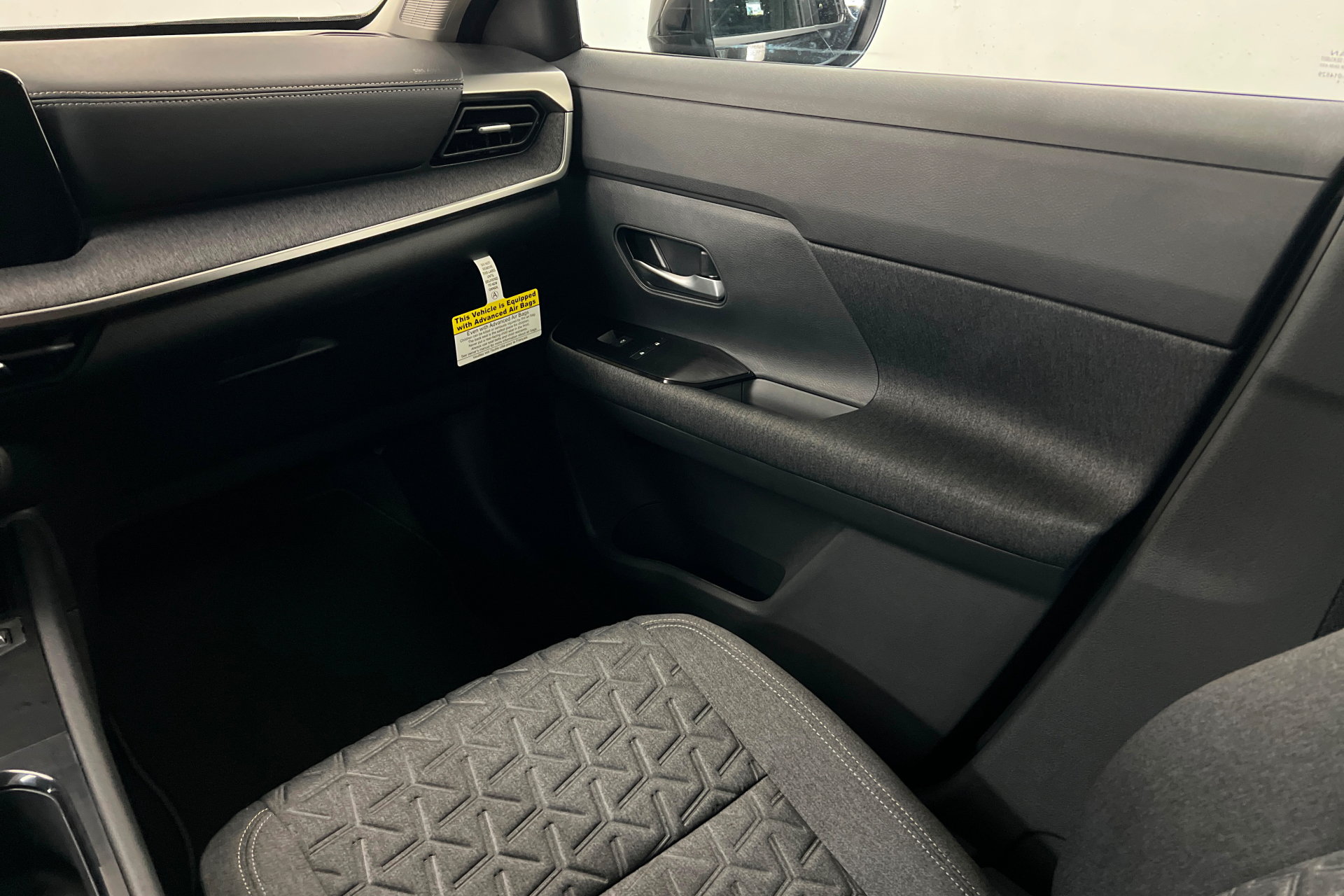 New 2026 Nissan Kicks SV w/ Cold Weather Package FWD image 10