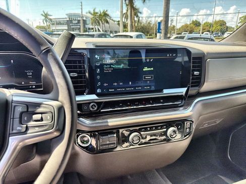 Used 2023 Chevrolet Silverado 1500 LT image 22