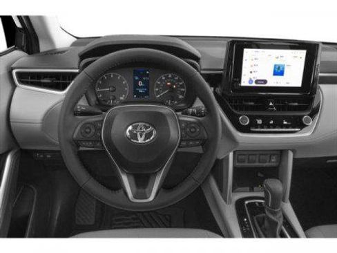 Certified 2025 Toyota Corolla Cross LE image 6