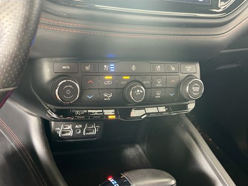 Used 2023 Dodge Durango GT AWD/4WD image 16