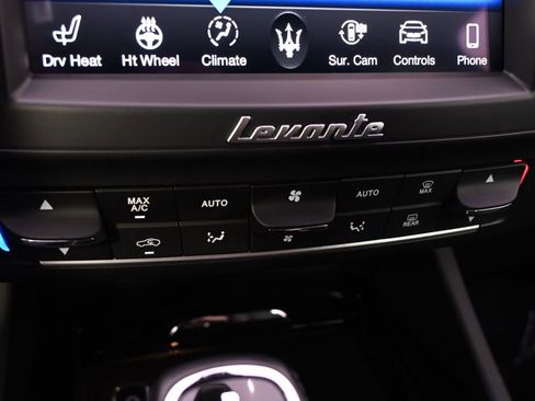 Used 2019 Maserati Levante GranSport AWD/4WD image 35
