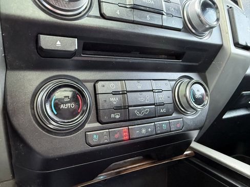 Used 2018 Ford F150 Lariat w/ Equipment Group 502A Luxury image 18