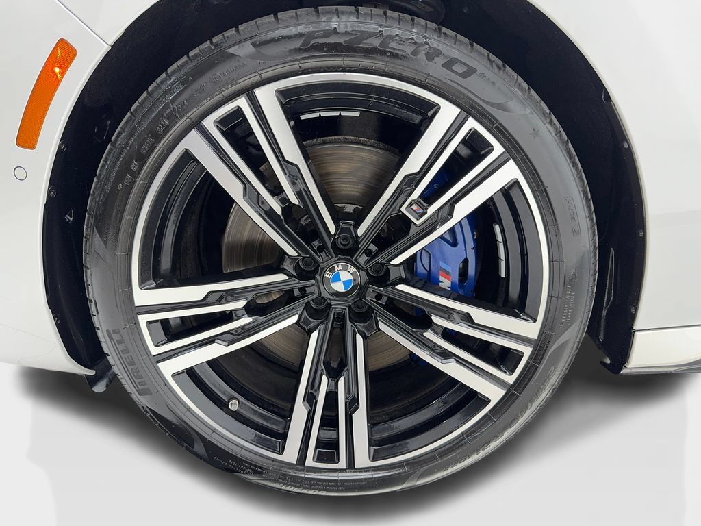 Used 2023 BMW 760i xDrive AWD/4WD image 52