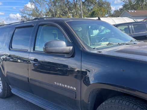 Used 2010 Chevrolet Suburban LT image 5