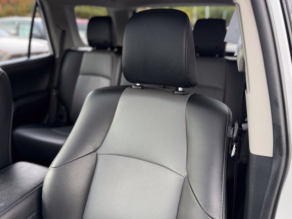 Used 2024 Toyota 4Runner SR5 Premium w/ Moonroof Package AWD/4WD image 10