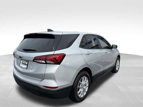 Certified 2022 Chevrolet Equinox LS w/ LS Convenience Package FWD image 10