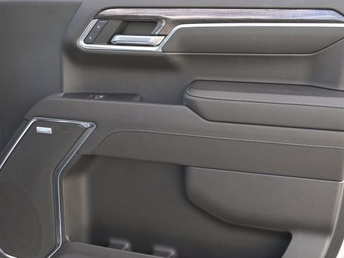 Used 2022 Chevrolet Silverado 1500 LTZ w/ LTZ Premium Package image 18