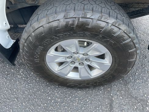 Certified 2021 Chevrolet Silverado 1500 LT AWD/4WD image 6