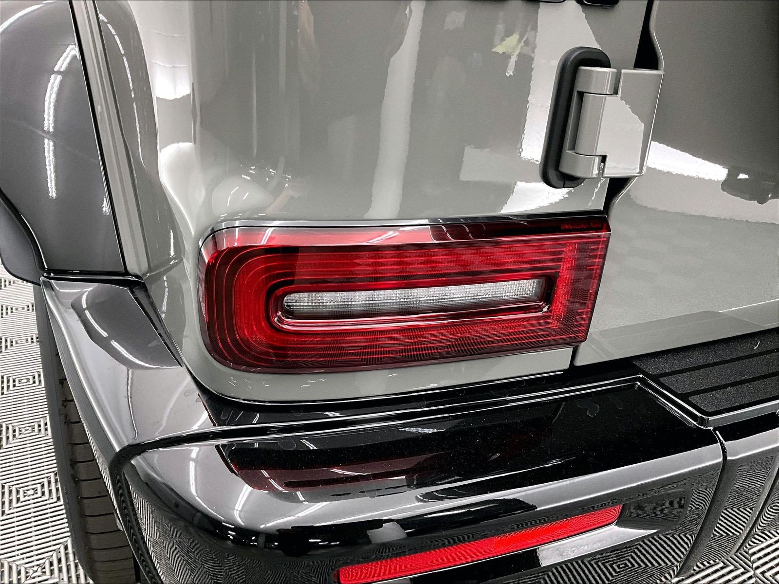 New 2027 Mercedes-Benz G 580 e image 12