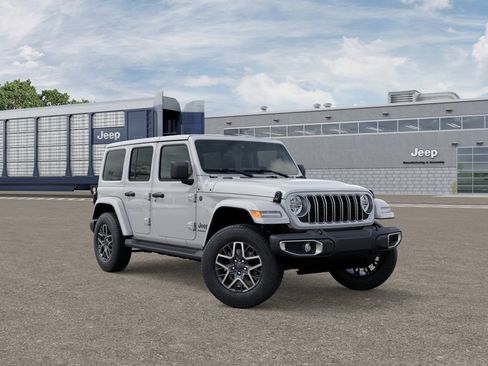 Used 2025 Jeep Wrangler Sahara w/ Safety Group image 5