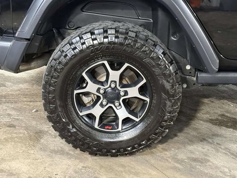 Used 2020 Jeep Wrangler Unlimited Rubicon w/ Dual Top Group AWD/4WD image 13