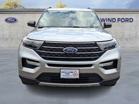 Used 2020 Ford Explorer XLT w/ Equipment Group 202A AWD/4WD image 2